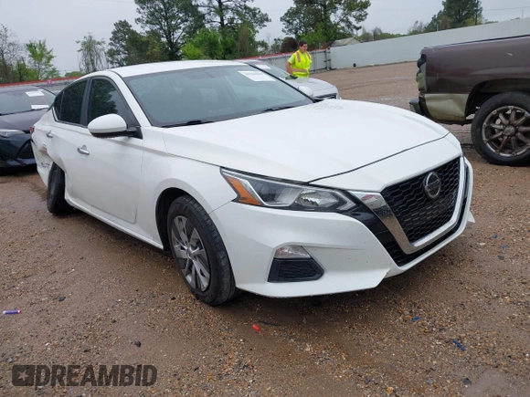2020 Nissan Altima 2.5 S with VIN 1N4BL4BV0LC206993, listed as a IAAI auction lot 41910438 with 115,558 mi miles. Bid and sale history available at carsss.com. Image 1.