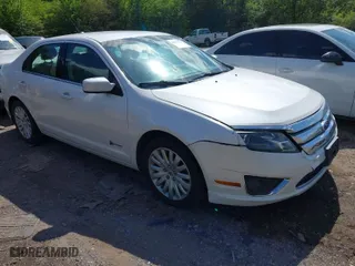 2011 Ford Fusion Hybrid with VIN 3FADP0L33BR116725, listed as a IAAI auction lot 42001023 with 172,845 mi miles. Bid and sale history available at carsss.com. Image 1.