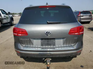 2015 Volkswagen Touareg Lux с VIN WVGEP9BP2FD004595, выставлен на аукционе Copart как лот 59020375 с пробегом 135 319 миль миль и Списание • Salvage title. История ставок и продаж доступна на DreamBid. Изображение 6.