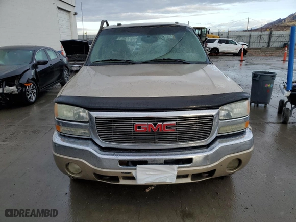 2004 GMC Sierra 2500 Crew Cab SLE with VIN 1GTGK23U84F111840, listed as a Copart auction lot 86835974 with NaN miles and Salvage Title. Bid and sale history available at carsss.com. Image 5.