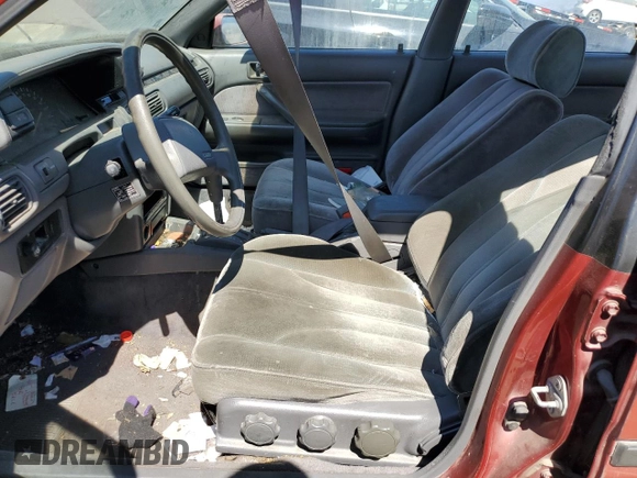 1990 Toyota Camry LE ECT z VIN JT2SV22E0L0351440, wystawiony jako Copart lot #70768614 z przebiegiem 176 239 mil mil oraz Szkoda całkowita • Salvage title. Historia ofert i sprzedaży dostępna na DreamBid. Obrazek 7.