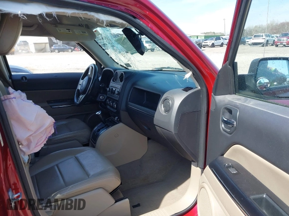 2012 Jeep Patriot Limited z VIN 1C4NJPCB8CD525958, wystawiony jako IAAI lot #41810480 z przebiegiem 171 169 mil mil oraz . Historia ofert i sprzedaży dostępna na DreamBid. Obrazek 5.