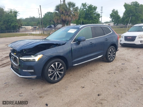 2023 Volvo XC60 Plus Bright Theme with VIN YV4L12RN4P1375945, listed as a IAAI auction lot 41945980 with 27,609 mi miles. Bid and sale history available at carsss.com. Image 21.