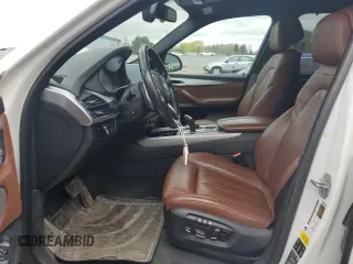 2015 BMW X5 xDrive35i z VIN 5UXKR0C55F0P14686, wystawiony jako Copart lot #54490445 z przebiegiem 160 743 mil mil oraz Czysty tytuł • Clean title. Historia ofert i sprzedaży dostępna na DreamBid. Obrazek 7.