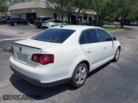 2008 Volkswagen Jetta SE с VIN 3VWRM71K08M108404, выставлен на аукционе IAAI как лот 42469456 с пробегом 125 575 миль миль и . История ставок и продаж доступна на DreamBid. Изображение 4.