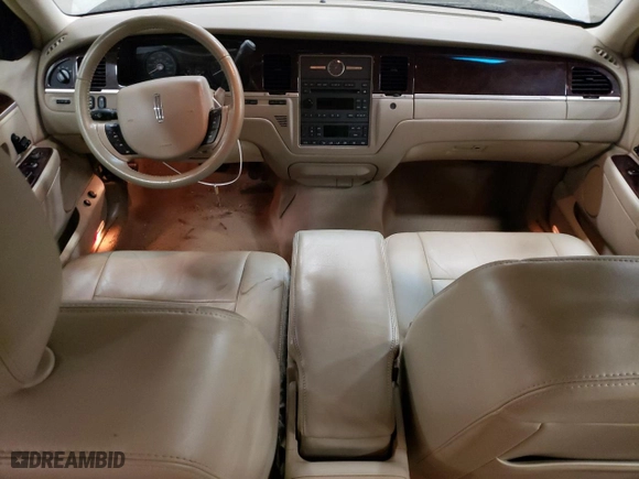 2007 Lincoln Town Car Signature with VIN 1LNHM81V77Y627768, listed as a Copart auction lot 43827375 with 0 mi miles and Salvage Title. Bid and sale history available at carsss.com. Image 8.