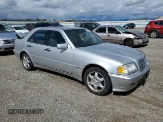 2000 Mercedes-Benz C 230/260/280/320 z VIN WDBHA29G3YA859826, wystawiony jako Copart lot #48573425 z przebiegiem 158 093 mil mil oraz Szkoda całkowita • Salvage title. Historia ofert i sprzedaży dostępna na DreamBid. Obrazek 4.