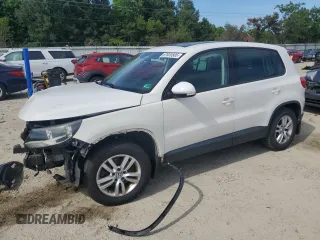 2012 Volkswagen Tiguan SE z VIN WVGAV7AX6CW610234, wystawiony jako Copart lot #57620505 z przebiegiem 71 730 mil mil oraz Tytuł czysty. Historia ofert i sprzedaży dostępna na DreamBid. Obrazek 1.