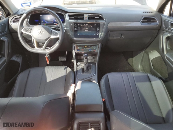 2022 Volkswagen Tiguan SE with VIN 3VV3B7AX3NM013780, listed as a Copart auction lot 45946025 with 76,589 mi miles and Salvage Title. Bid and sale history available at carsss.com. Image 8.