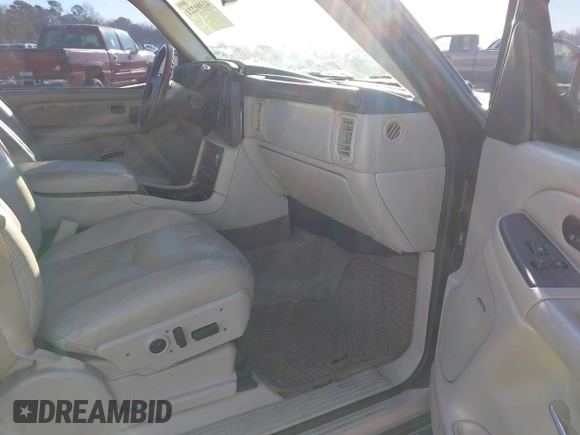 2006 Cadillac Escalade with VIN 1GYEC63N06R139020, listed as a IAAI auction lot 41399221 with 241,893 mi miles and . Bid and sale history available at DreamBid. Image 5.