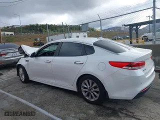 2018 Kia Optima LX with VIN 5XXGT4L30JG263429, listed as a IAAI auction lot 41729317 with 1 mi miles. Bid and sale history available at carsss.com. Image 3.