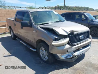 2004 Ford F-150 XLT z VIN 1FTRW12W44KC92307, wystawiony jako IAAI lot #42001845 z przebiegiem 291 597 mil mil oraz . Historia ofert i sprzedaży dostępna na DreamBid. Obrazek 1.