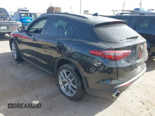 2018 Alfa Romeo Stelvio Sport z VIN ZASFAKPN0J7B71013, wystawiony jako IAAI lot #41938050 z przebiegiem Nie podano mil oraz . Historia ofert i sprzedaży dostępna na DreamBid. Obrazek 3.