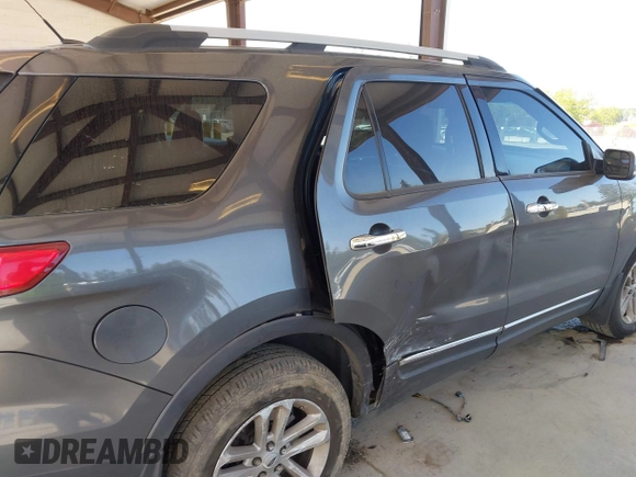 2015 Ford Explorer XLT with VIN 1FM5K8D89FGB99625, listed as a IAAI auction lot 42101023 with 136,624 mi miles and . Bid and sale history available at carsss.com. Image 6.