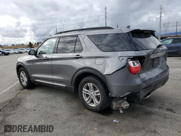 2023 Ford Explorer XLT with VIN 1FMSK7DH6PGA12033, listed as a Copart auction lot 44444865 with 27,826 mi miles and Salvage Title. Bid and sale history available at carsss.com. Image 2.