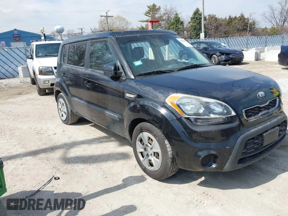 2013 Kia Soul with VIN KNDJT2A5XD7604167, listed as a IAAI auction lot 41895659 with 156,675 mi miles. Bid and sale history available at carsss.com. Image 1.