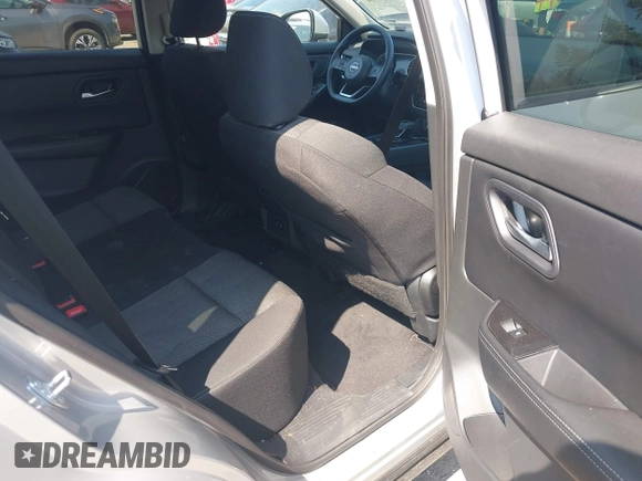 2024 Nissan Rogue SV z VIN 5N1BT3BA4RC678510, wystawiony jako IAAI lot #42408399 z przebiegiem 32 966 mil mil oraz . Historia ofert i sprzedaży dostępna na DreamBid. Obrazek 8.