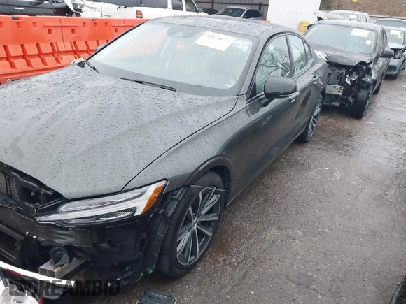 2022 Volvo S60 Momentum with VIN 7JRL12FZXNG178042, listed as a IAAI auction lot 41174675 with 19,947 mi miles. Bid and sale history available at carsss.com. Image 2.