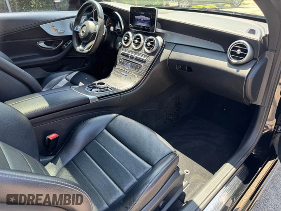 2018 Mercedes-Benz C 300 z VIN WDDWJ4KB3JF659952, wystawiony jako Copart lot #62150725 z przebiegiem 75 589 mil mil oraz Czysty tytuł • Clean title. Historia ofert i sprzedaży dostępna na DreamBid. Obrazek 5.