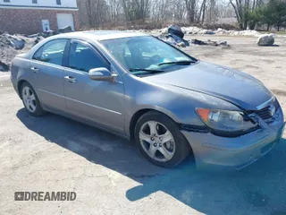 2005 Acura RL with VIN JH4KB16505C013847, listed as a IAAI auction lot 41805830 with 289,564 mi miles. Bid and sale history available at carsss.com. Image 1.