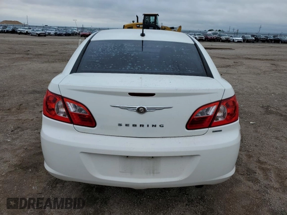 2008 Chrysler Sebring Limited z VIN 1C3LC66KX8N295515, wystawiony jako Copart lot #57480675 z przebiegiem 149 569 mil mil oraz Szkoda całkowita • Salvage title. Historia ofert i sprzedaży dostępna na DreamBid. Obrazek 6.