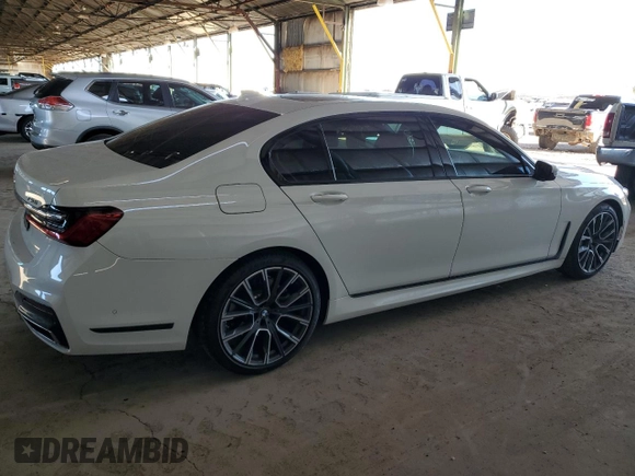 2020 BMW 7 Series 740i with VIN WBA7T2C09LGL18088, listed as a Copart auction lot 39695183 with 27,240 mi miles. Bid and sale history available at carsss.com. Image 3.