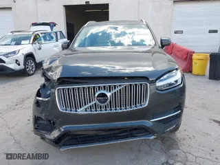 2018 Volvo XC90 Inscription with VIN YV4A22PLXJ1359732, listed as a IAAI auction lot 41876162 with 89,931 mi miles. Bid and sale history available at carsss.com. Image 12.