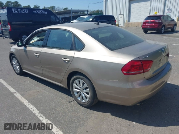 2015 Volkswagen Passat 1.8T Limited Edition with VIN 1VWAT7A34FC032404, listed as a IAAI auction lot 42126991 with 64,820 mi miles. Bid and sale history available at carsss.com. Image 3.