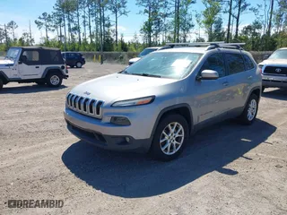 2015 Jeep Cherokee Latitude with VIN 1C4PJMCS9FW512586, listed as a IAAI auction lot 41862384 with 183,199 mi miles. Bid and sale history available at carsss.com. Image 17.