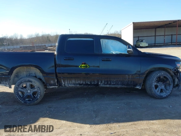 2020 Ram 1500 Big Horn z VIN 1C6SRFFT5LN330864, wystawiony jako IAAI lot #41457715 z przebiegiem 53 226 mil mil oraz . Historia ofert i sprzedaży dostępna na DreamBid. Obrazek 13.