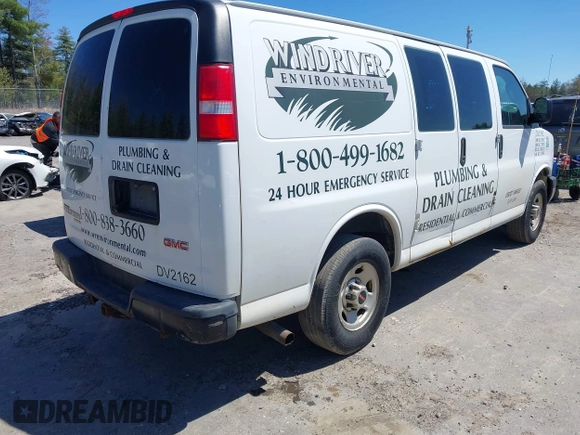2016 GMC Savana Cargo with VIN 1GTW7AFF4G1182927, listed as a IAAI auction lot 42166124 with 338,197 mi miles. Bid and sale history available at carsss.com. Image 4.