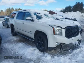2020 GMC Yukon XL Denali with VIN 1GKS2HKJ3LR223239, listed as a IAAI auction lot 41606846 with 75,452 mi miles. Bid and sale history available at carsss.com. Image 1.