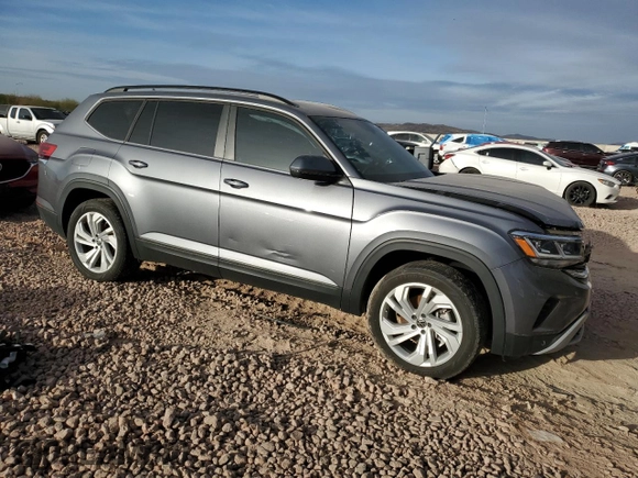 2022 Volkswagen Atlas SE with VIN 1V2JR2CA5NC515557, listed as a Copart auction lot 45356975 with 10,442 mi miles and Clean title. Bid and sale history available at DreamBid. Image 4.
