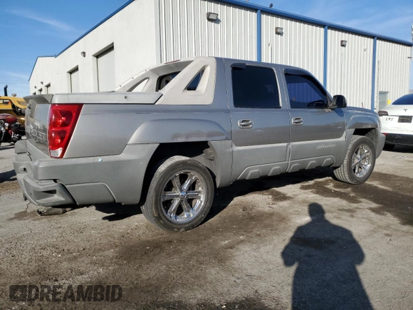 2002 Chevrolet Avalanche z VIN 3GNEC13T62G249465, wystawiony jako Copart lot #84878094 z przebiegiem 209 864 mil mil oraz Czysty tytuł • Clean title. Historia ofert i sprzedaży dostępna na DreamBid. Obrazek 3.
