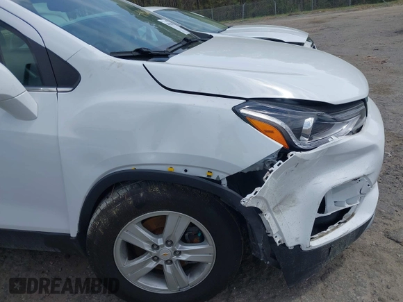 2019 Chevrolet Trax LT with VIN KL7CJLSB0KB957002, listed as a IAAI auction lot 41956062 with 27,928 mi miles and . Bid and sale history available at carsss.com. Image 18.