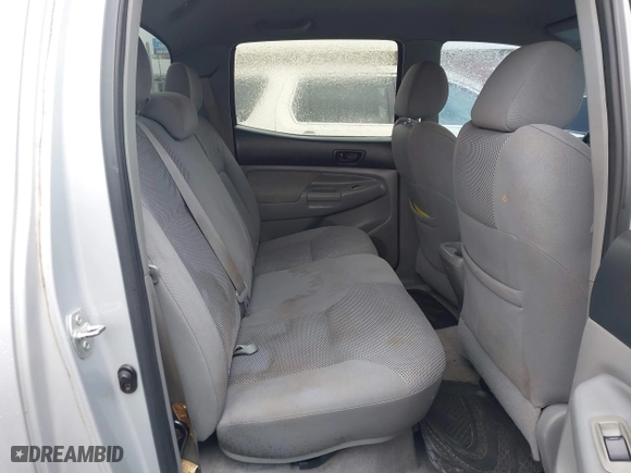 2005 Toyota Tacoma PreRunner with VIN 5TEJU62N15Z096264, listed as a IAAI auction lot 41537776 with 124,778 mi miles. Bid and sale history available at carsss.com. Image 8.