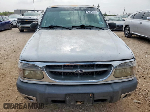 2001 Ford Explorer XLT with VIN 1FMZU63PX1ZA30705, listed as a Copart auction lot 57918865 with 233,418 mi miles and Clean title. Bid and sale history available at DreamBid. Image 5.