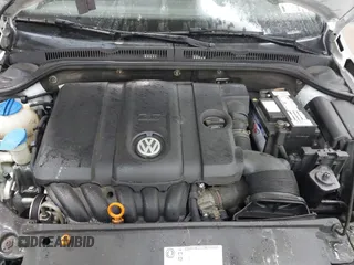 2012 Volkswagen Jetta SE z VIN 3VWDP7AJXCM075722, wystawiony jako IAAI lot #42688997 z przebiegiem 121 348 mil mil oraz . Historia ofert i sprzedaży dostępna na DreamBid. Obrazek 10.