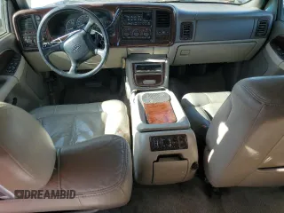 2002 Chevrolet Suburban Z71 with VIN 3GNFK16T02G237847, listed as a Copart auction lot 85391084 with 277,509 mi miles and Clean Title. Bid and sale history available at carsss.com. Image 8.