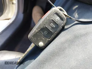2014 Volkswagen Jetta SE с VIN 3VWD17AJ9EM297415, выставлен на аукционе IAAI как лот 42594534 с пробегом 170 581 миль миль и . История ставок и продаж доступна на DreamBid. Изображение 11.