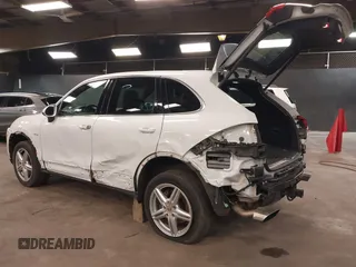 2015 Porsche Cayenne Diesel with VIN WP1AF2A24FLA38044, listed as a IAAI auction lot 41741695 with 114,214 mi miles and . Bid and sale history available at DreamBid. Image 3.