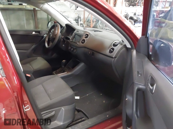 2012 Volkswagen Tiguan SEL with VIN WVGAV7AX8CW005728, listed as a IAAI auction lot 41858620 with 152,181 mi miles and . Bid and sale history available at DreamBid. Image 5.