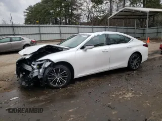 2024 Lexus ES with VIN 58ADZ1B1XRU163820, listed as a Copart auction lot 43986025 with 4,607 mi miles and Salvage Title. Bid and sale history available at carsss.com. Image 1.
