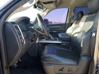 2018 Ram 3500 Laramie with VIN 3C63RRML5JG373731, listed as a Copart auction lot 41849925 with 147,461 mi miles and Salvage Title. Bid and sale history available at carsss.com. Image 7.