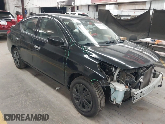 2019 Nissan Versa SV z VIN 3N1CN7APXKL808206, wystawiony jako IAAI lot #41828460 z przebiegiem 95 918 mil mil oraz . Historia ofert i sprzedaży dostępna na DreamBid. Obrazek 1.