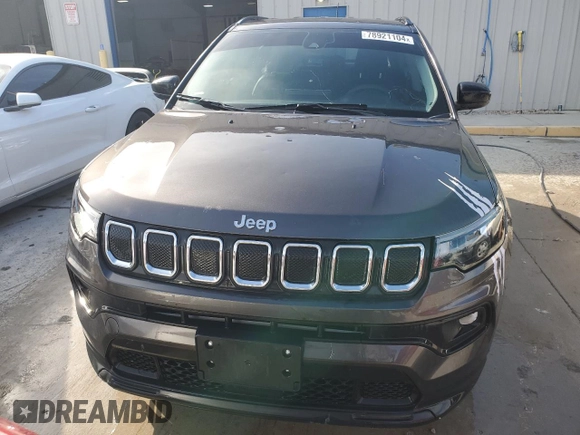 2022 Jeep Compass Altitude with VIN 3C4NJCBB3NT229852, listed as a Copart auction lot 78921104 with 49,618 mi miles and Salvage title. Bid and sale history available at DreamBid. Image 5.