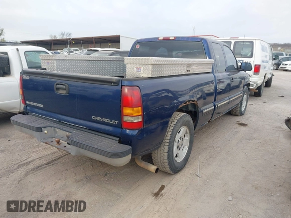 2000 Chevrolet Silverado 1500 LS with VIN 2GCEC19T5Y1385913, listed as a IAAI auction lot 41823096 with 248,219 mi miles. Bid and sale history available at carsss.com. Image 4.