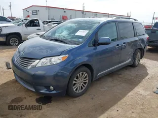 2017 Toyota Sienna XLE Auto Access Seat with VIN 5TDYZ3DC1HS888393, listed as a IAAI auction lot 41572093 with 95,290 mi miles. Bid and sale history available at carsss.com. Image 17.
