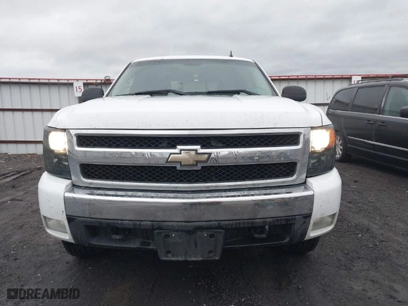 2008 Chevrolet Silverado 1500 LT w/1LT with VIN 2GCEK13MX81133448, listed as a IAAI auction lot 41490543 with 244,563 mi miles. Bid and sale history available at carsss.com. Image 12.