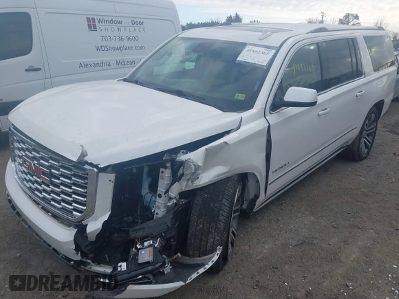 2020 GMC Yukon XL Denali with VIN 1GKS2HKJ9LR225805, listed as a IAAI auction lot 41892365 with 45,494 mi miles. Bid and sale history available at carsss.com. Image 6.